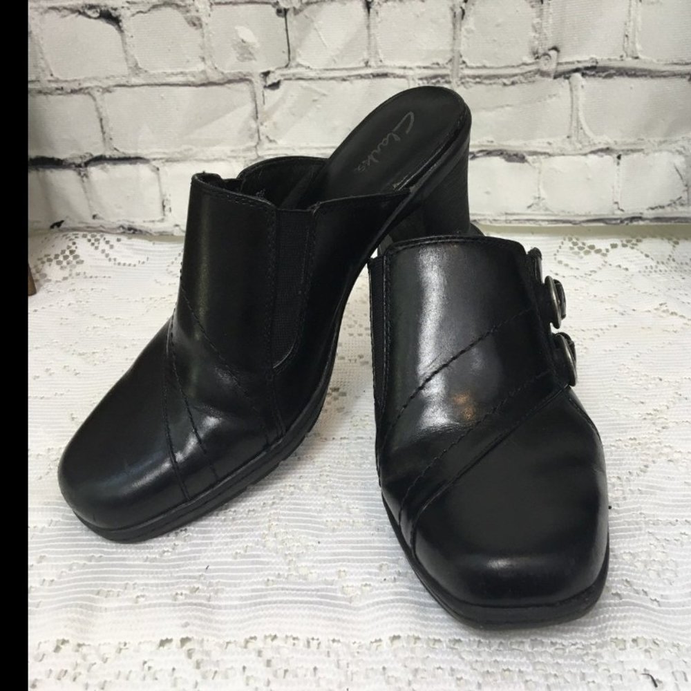 Clarks Brand Women's shoes Size 8M
